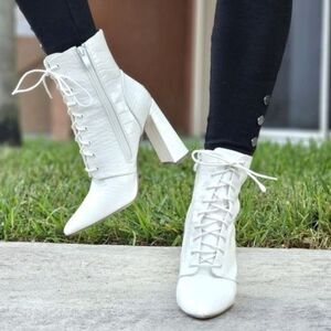 Women's Pointed Toe Chunky High Heel Lace Up Boots White Color